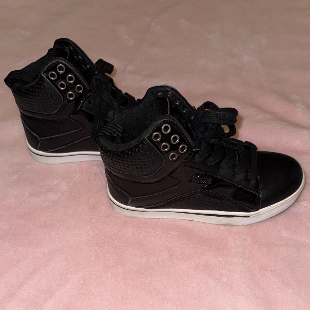 High-Top Hip Hop Sneakers** Bundle 5+ items and name your offer!!! 💖💞